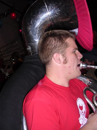 045_tuba_guy